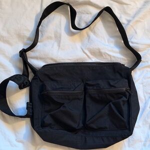 BAGGU Medium Cargo Crossbody